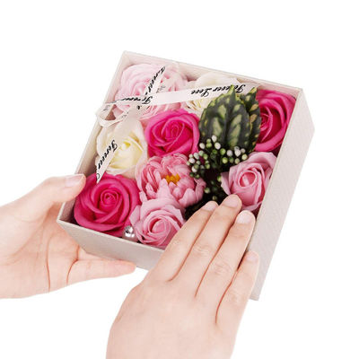 Τεχνητός αυξήθηκε πλαίσια 14.5cm*14.5cm*7.5cm ανθοδεσμών λουλουδιών σαπουνιών για τους δασκάλους