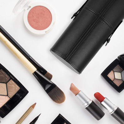 Για πολλές χρήσεις χρήσης Makeup βουρτσών ρόλων ίντσα μεγάλης περιεκτικότητας 3*3*9 μεταλλινών μαύρη